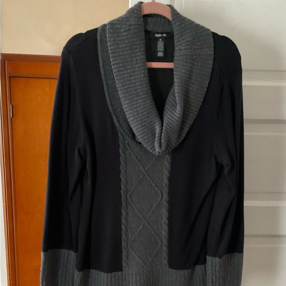 Black and Gray tunic sweater